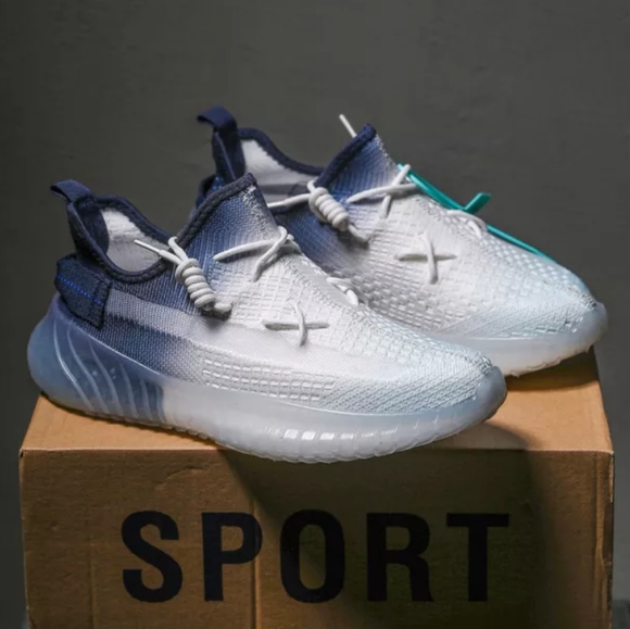 Men's Casual Sneakers - Picture 3 of 3